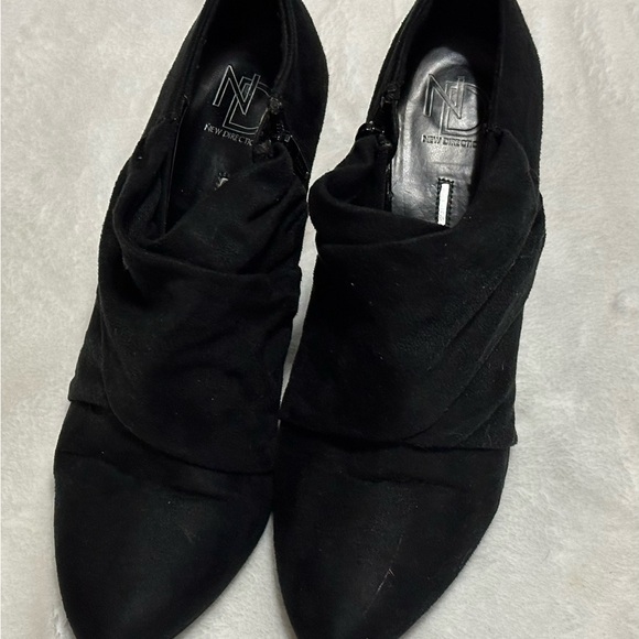Women size 10 black heel - Picture 2 of 4